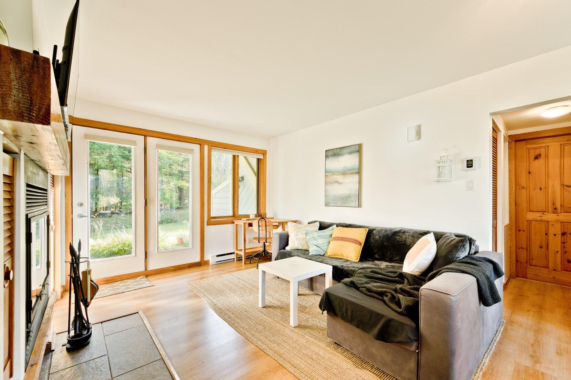 









58


Rue de la Grande-Coulée

,
Orford,




QC
J1X6Z6

