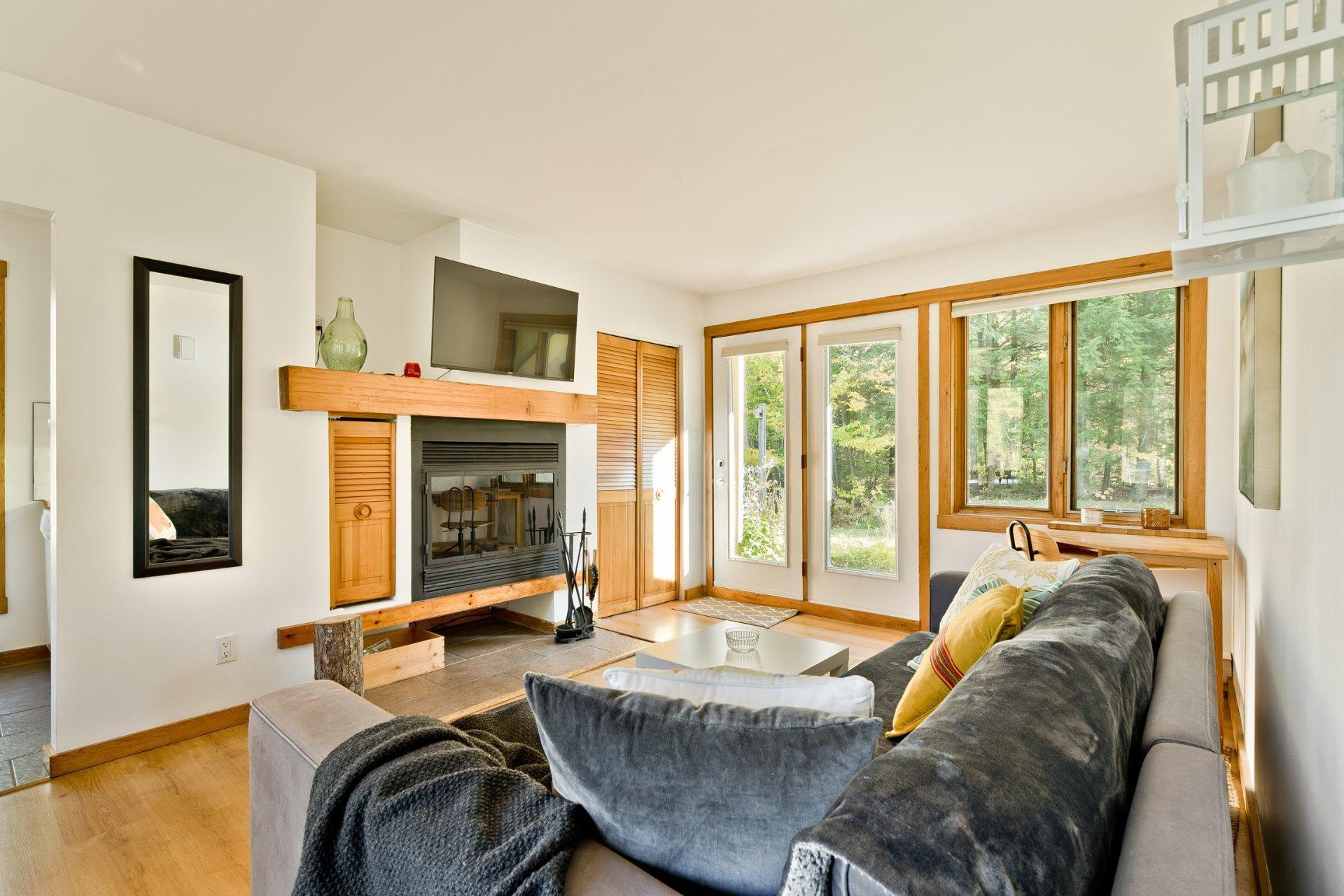 









58


Rue de la Grande-Coulée

,
Orford,




QC
J1X6Z6

