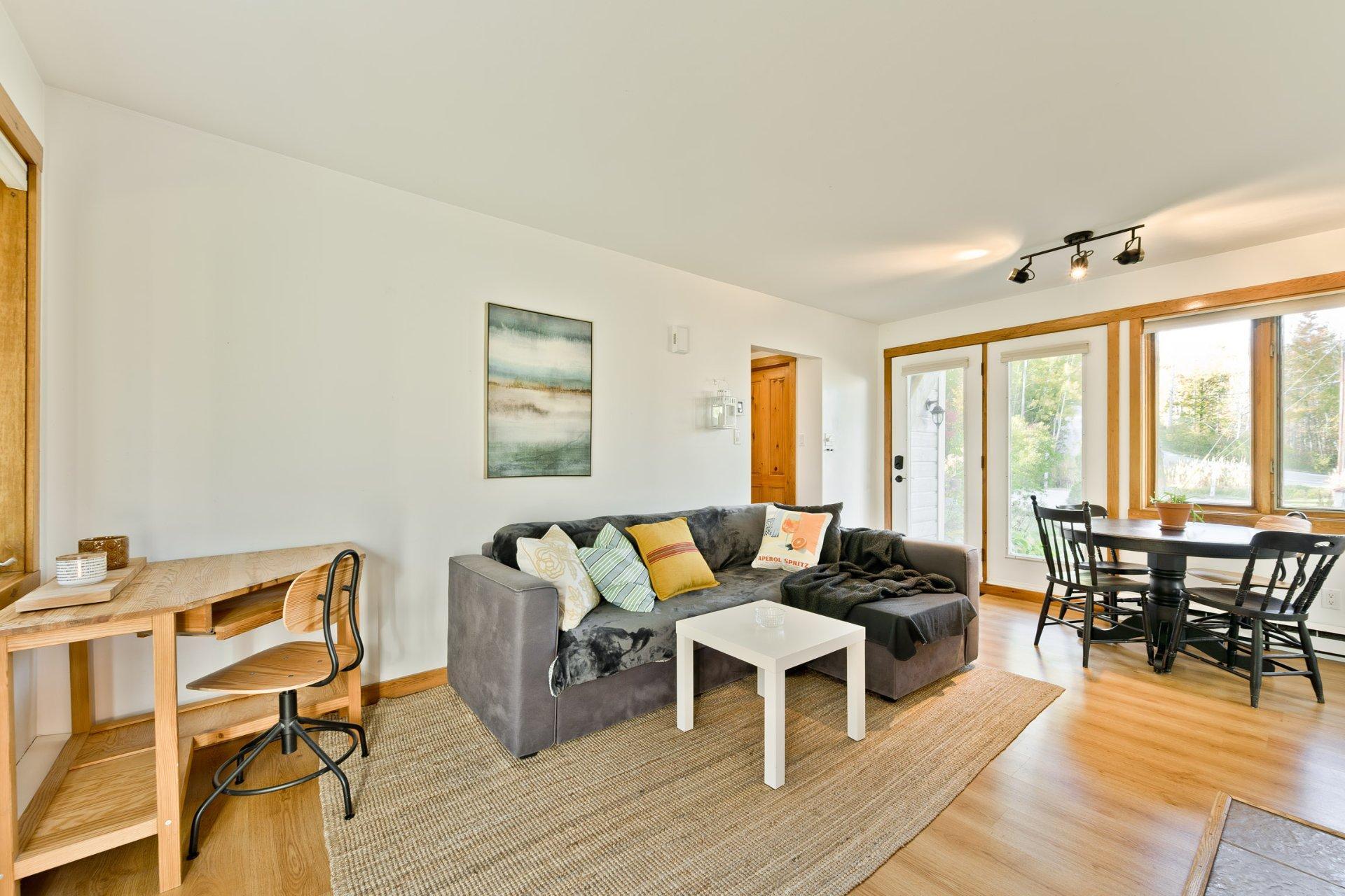 









58


Rue de la Grande-Coulée

,
Orford,




QC
J1X6Z6

