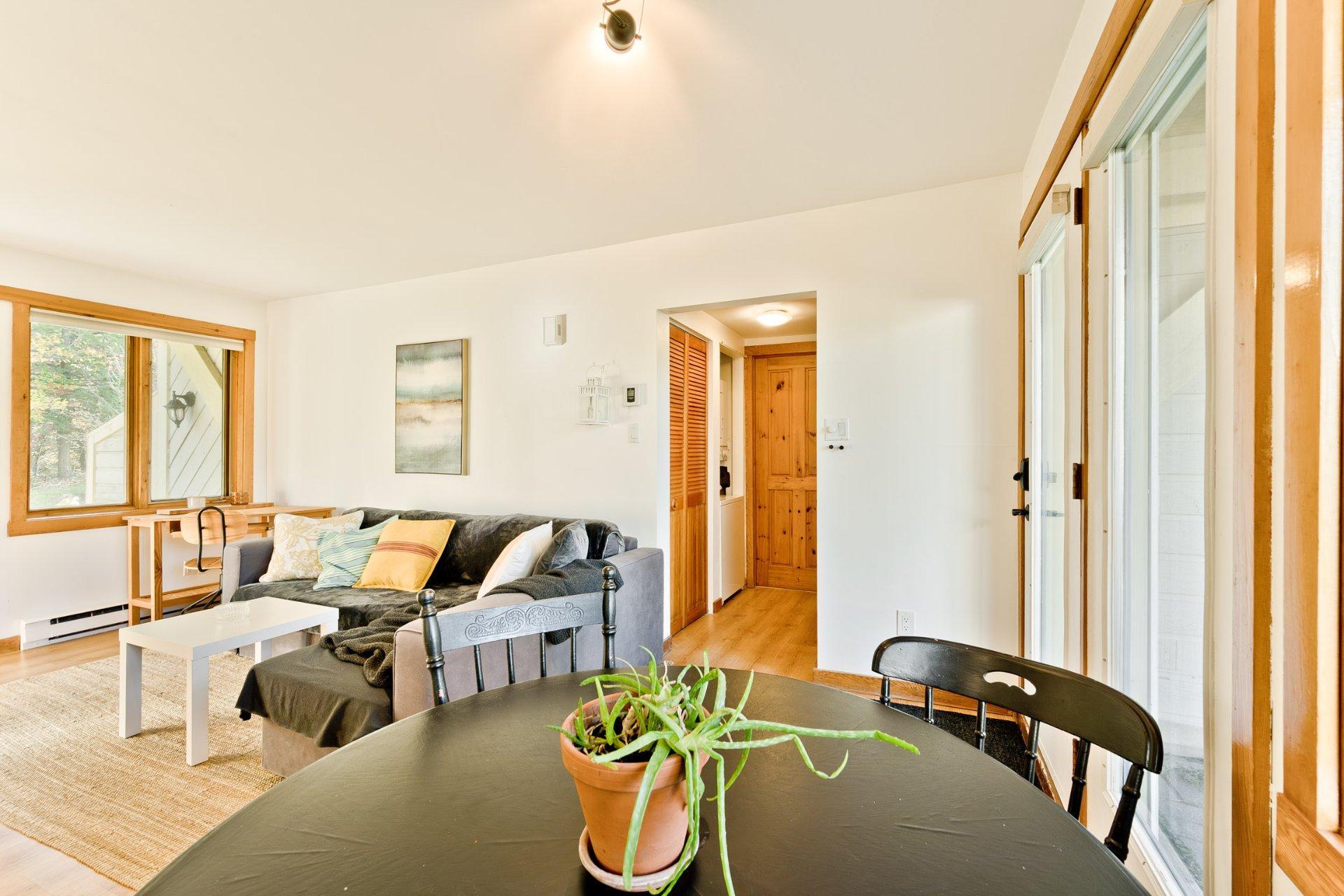 









58


Rue de la Grande-Coulée

,
Orford,




QC
J1X6Z6

