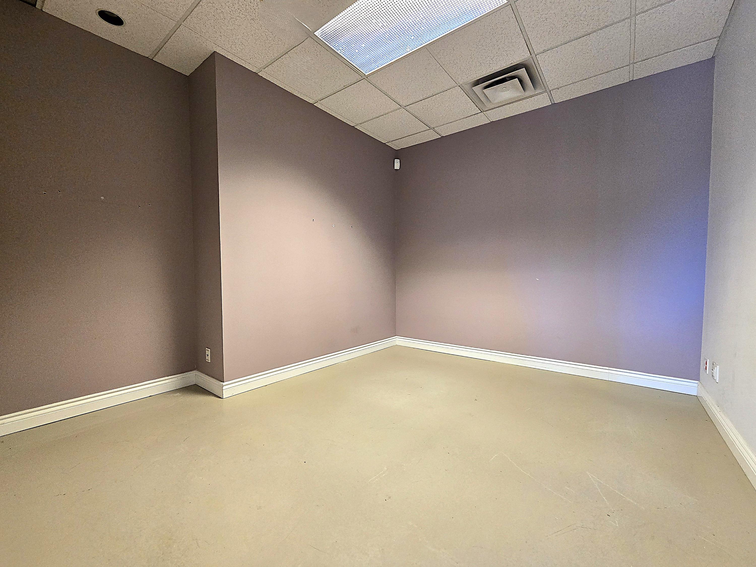 












495-515 boulevard Concorde Ouest

,
Laval,




QC
H7N 5L9

