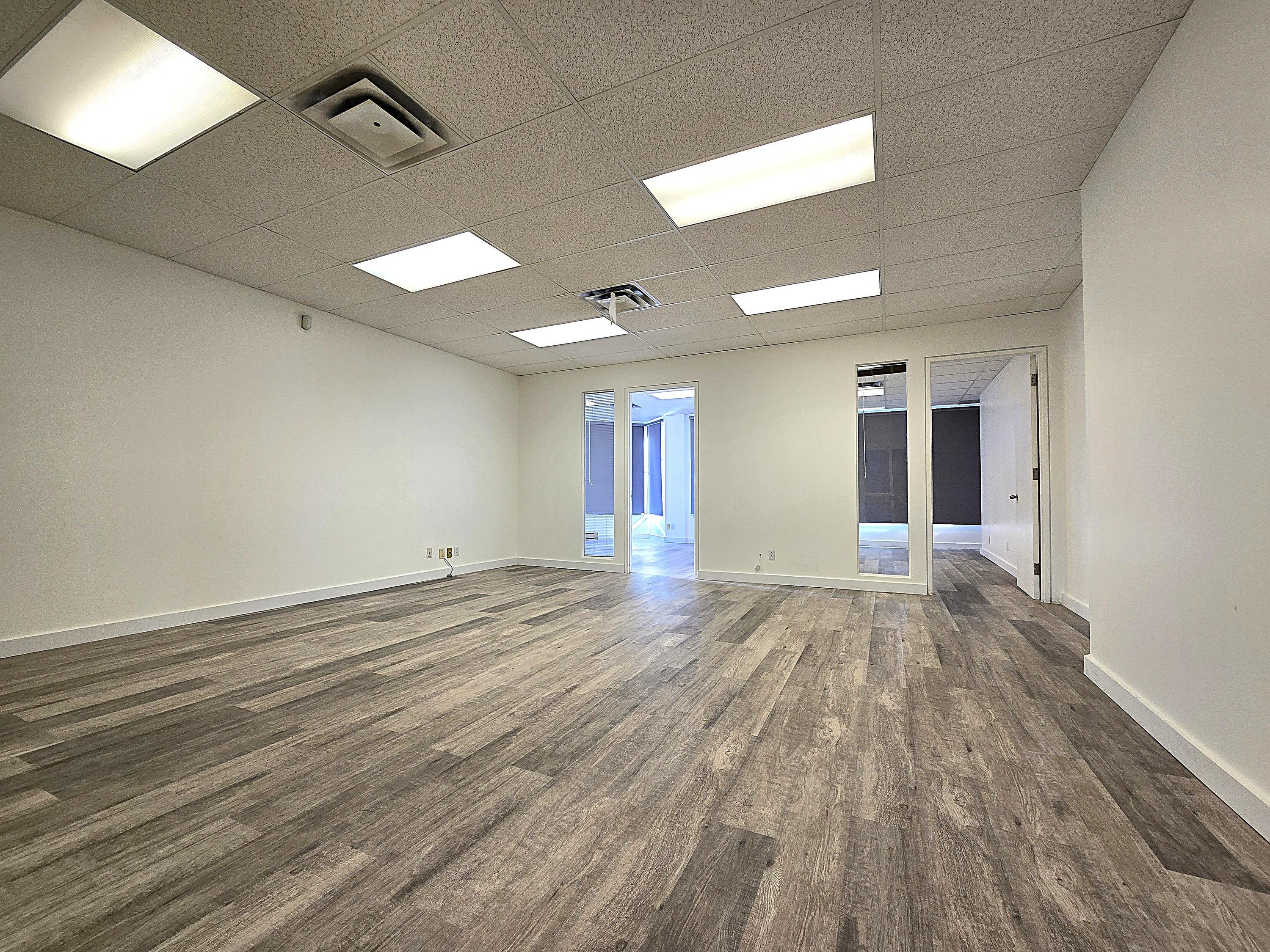 












495-515 boulevard Concorde Ouest

,
Laval,




QC
H7N 5L9

