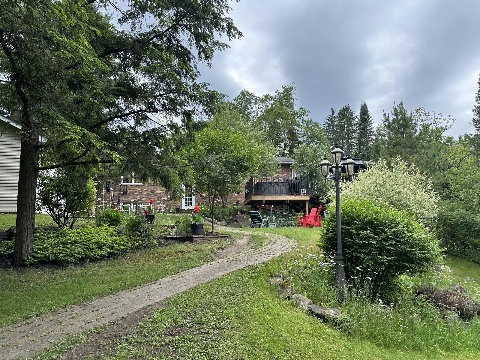 









6


Rue de l'Abitibi

,
Cantley,




QC
J8V3H4

