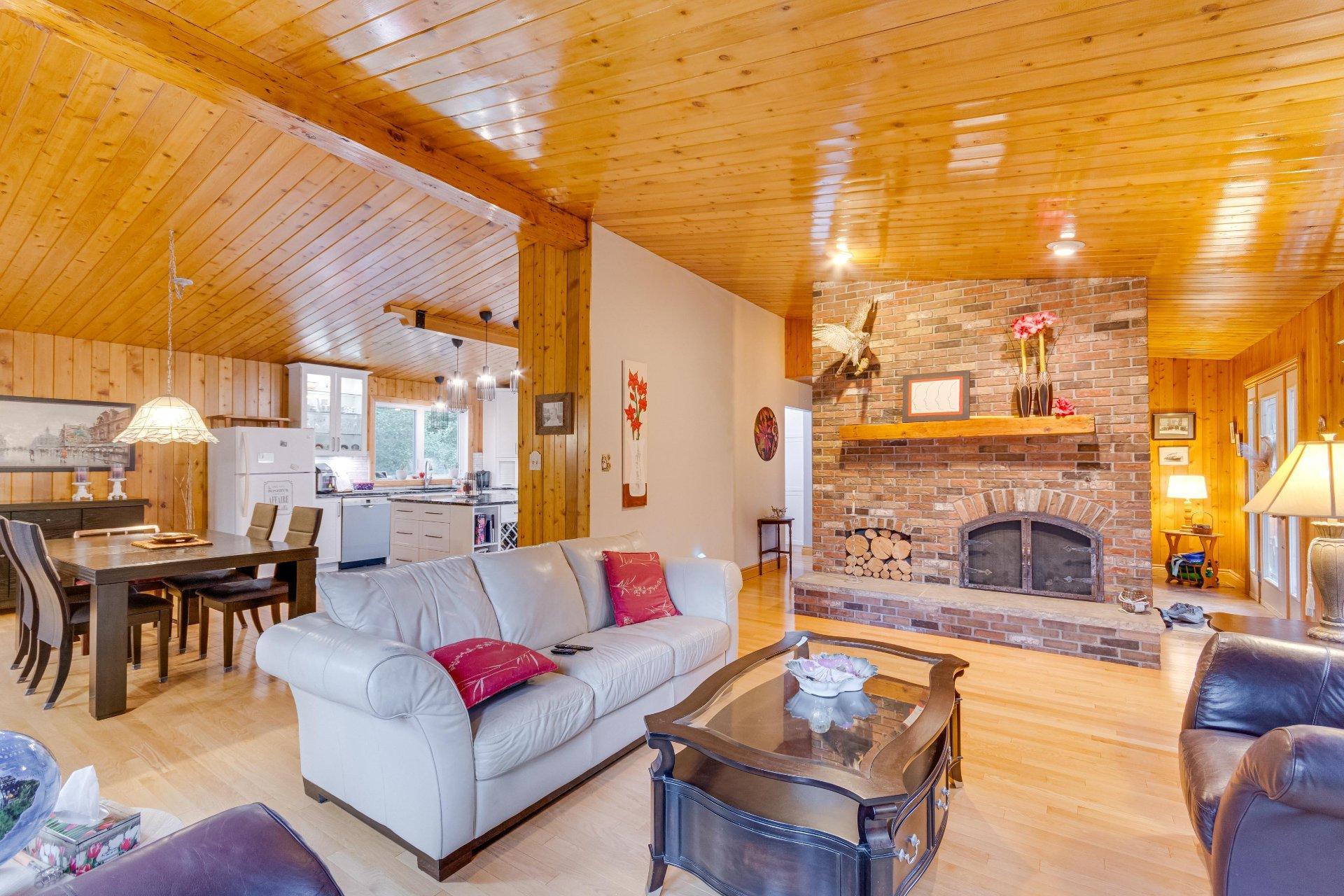 









6


Rue de l'Abitibi

,
Cantley,




QC
J8V3H4

