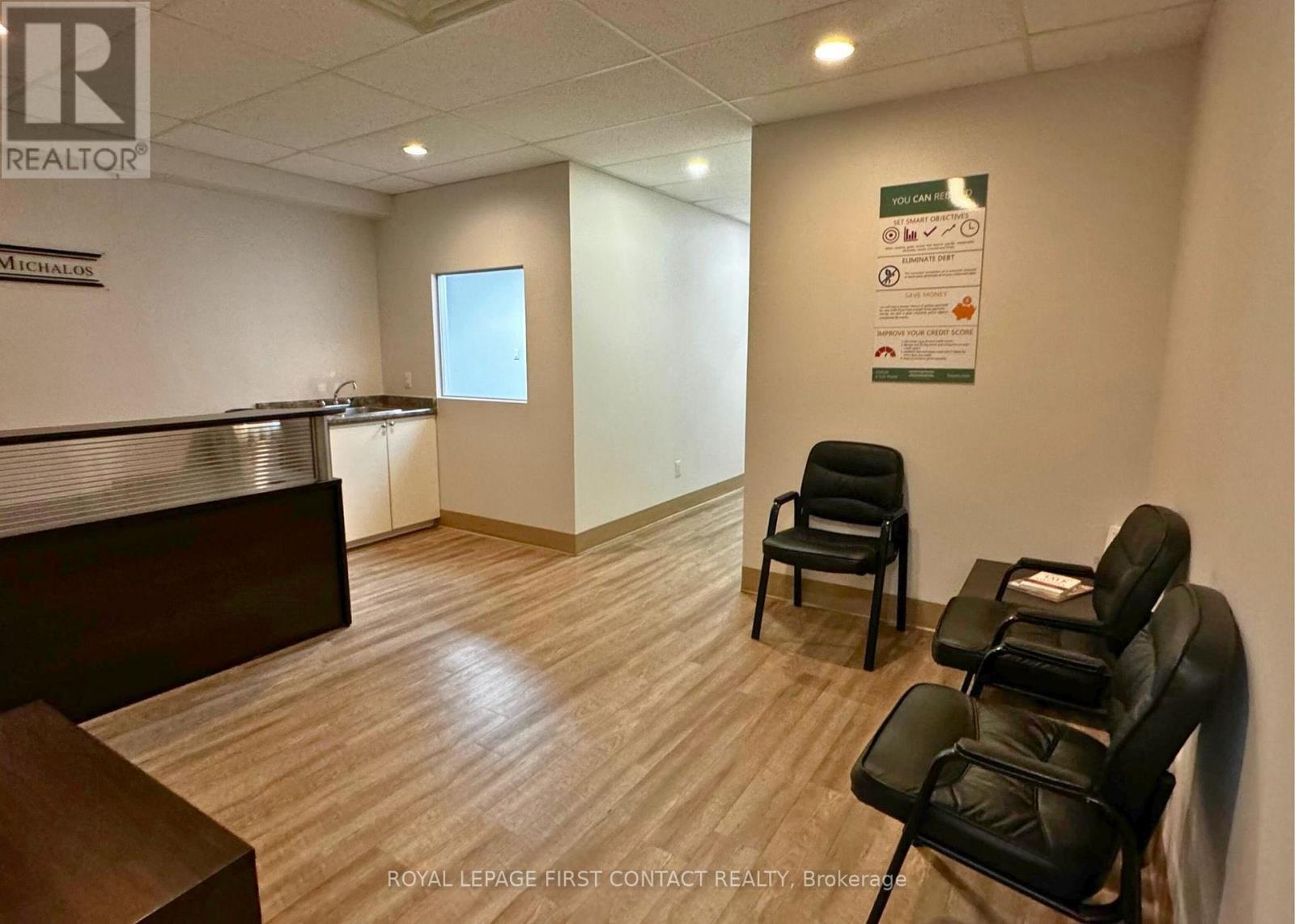 












005 - 125 BELL FARM ROAD

,
Barrie,




Ontario
L4M6L2

