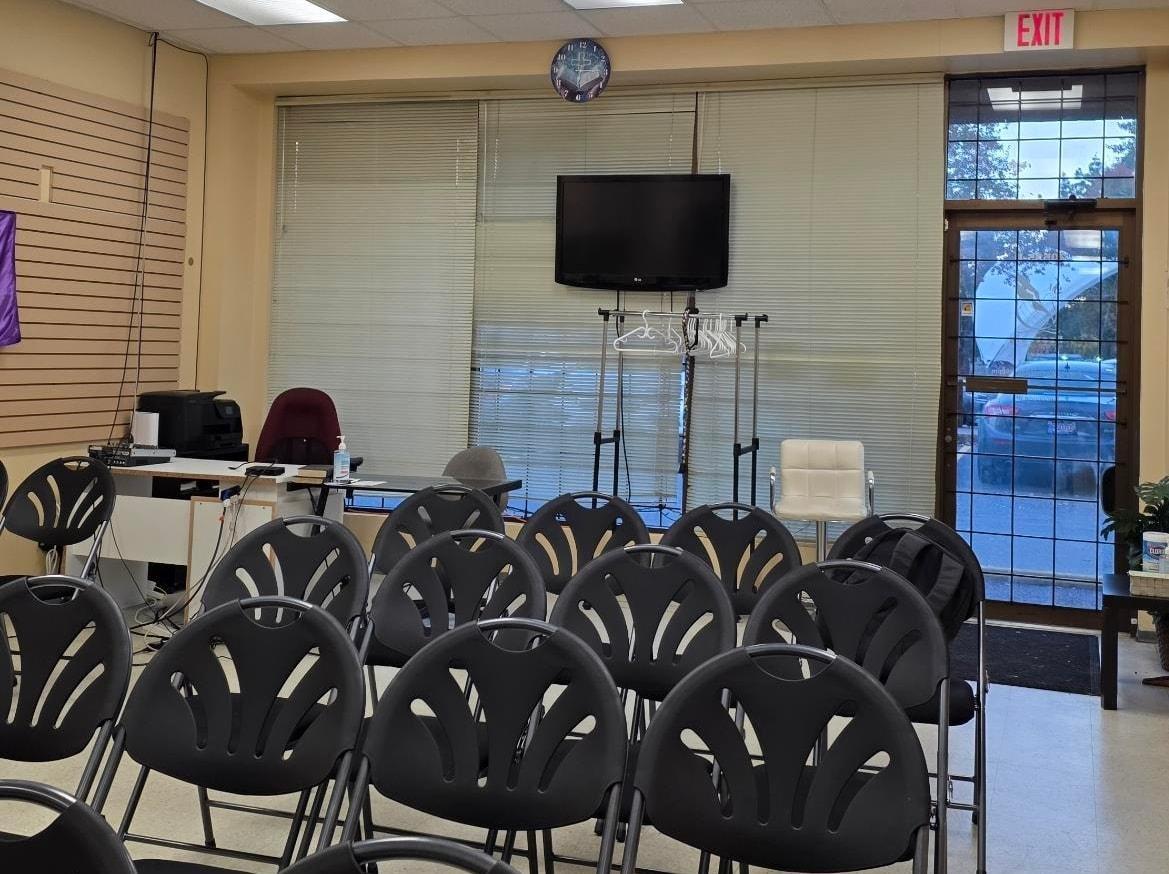 












20535B DOUGLAS CRESCENT

,
Langley,




British Columbia
V3A4B6

