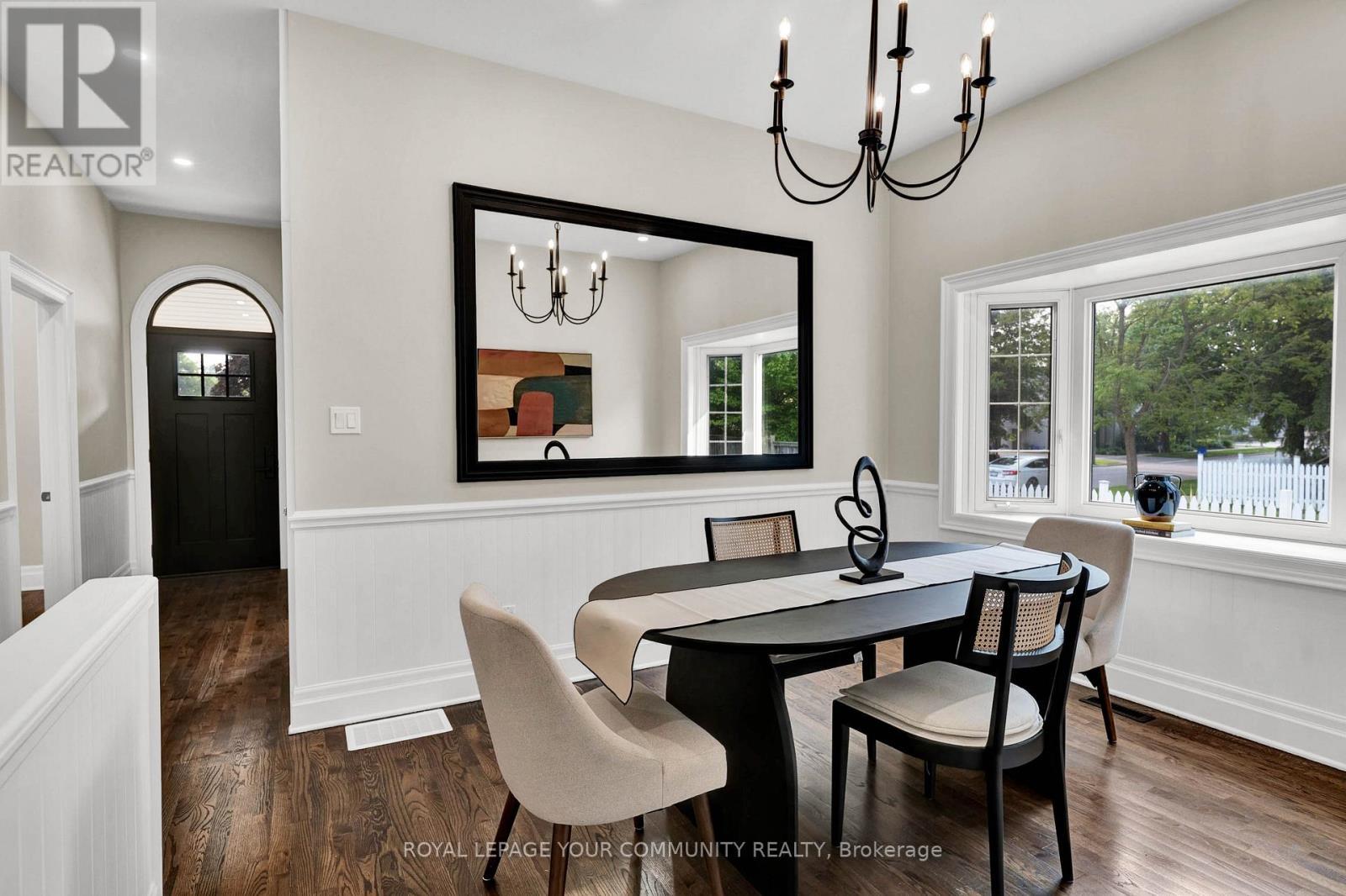 












29 WELLS STREET

,
Aurora,




Ontario
L4G1S8

