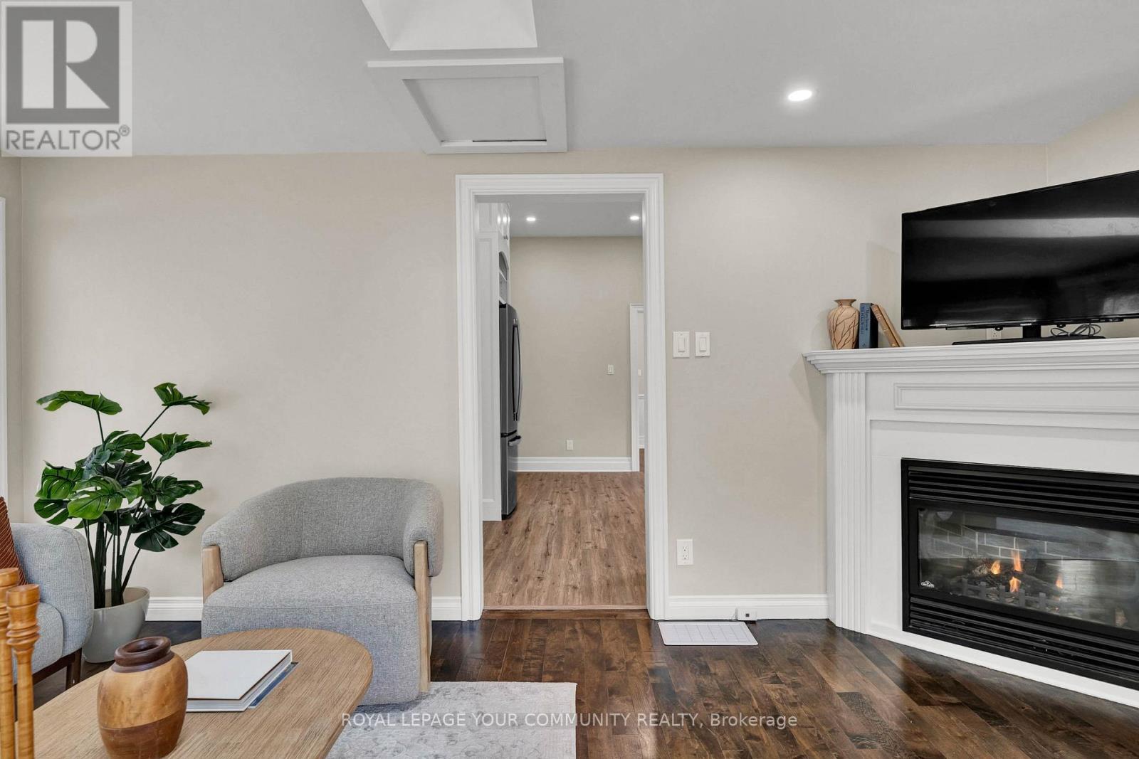 












29 WELLS STREET

,
Aurora,




Ontario
L4G1S8

