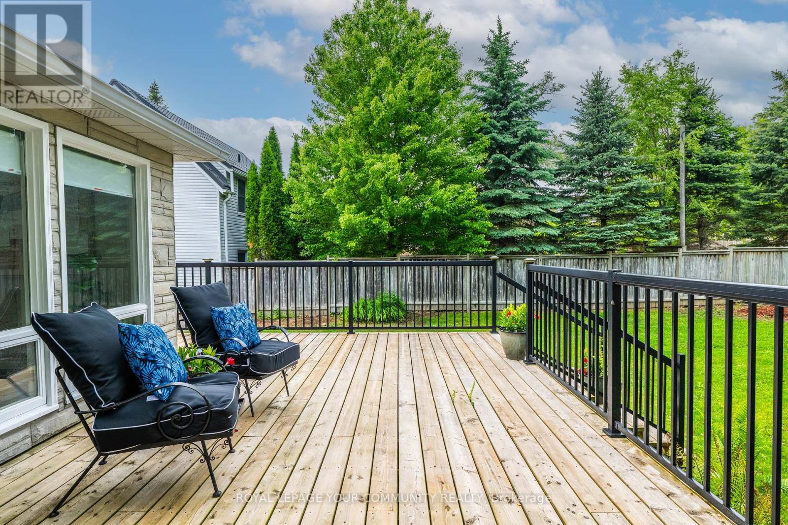 












29 WELLS STREET

,
Aurora,




Ontario
L4G1S8

