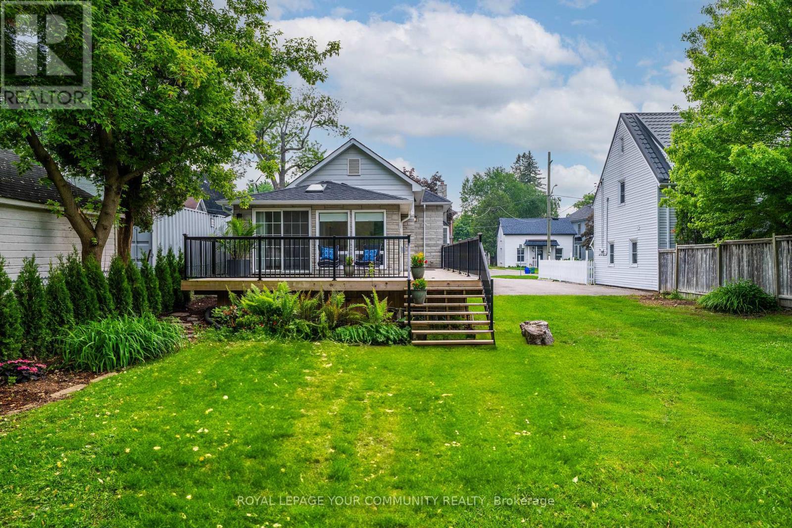 












29 WELLS STREET

,
Aurora,




Ontario
L4G1S8

