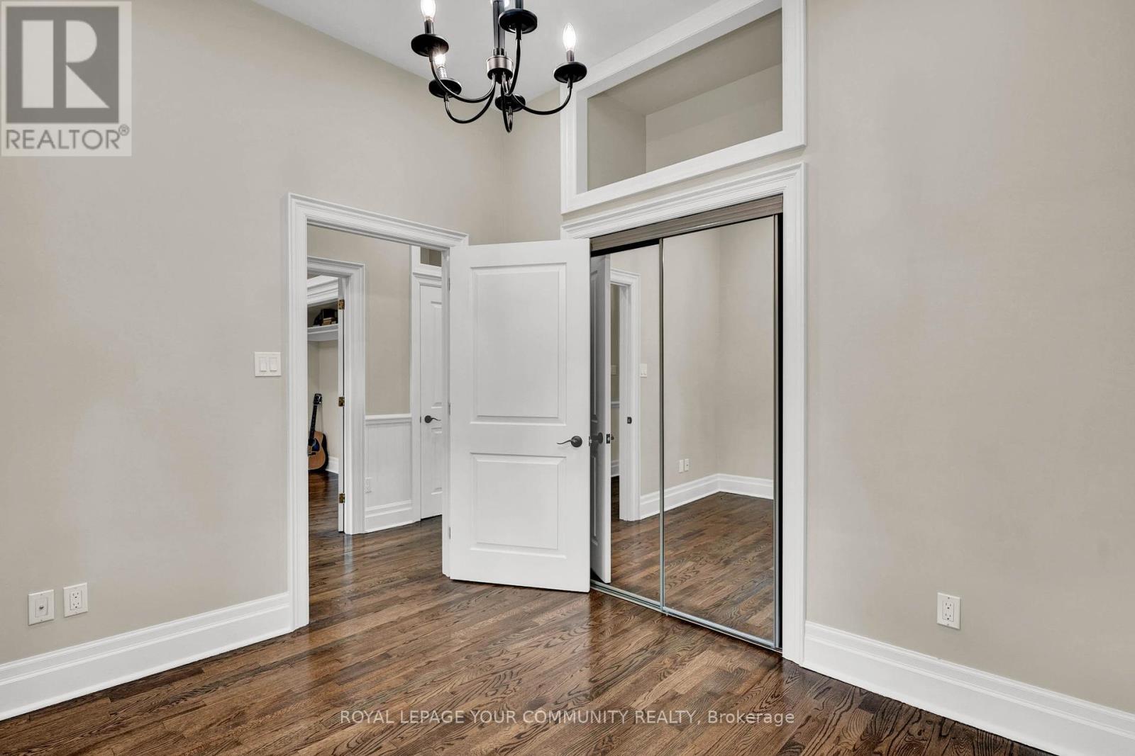 












29 WELLS STREET

,
Aurora,




Ontario
L4G1S8

