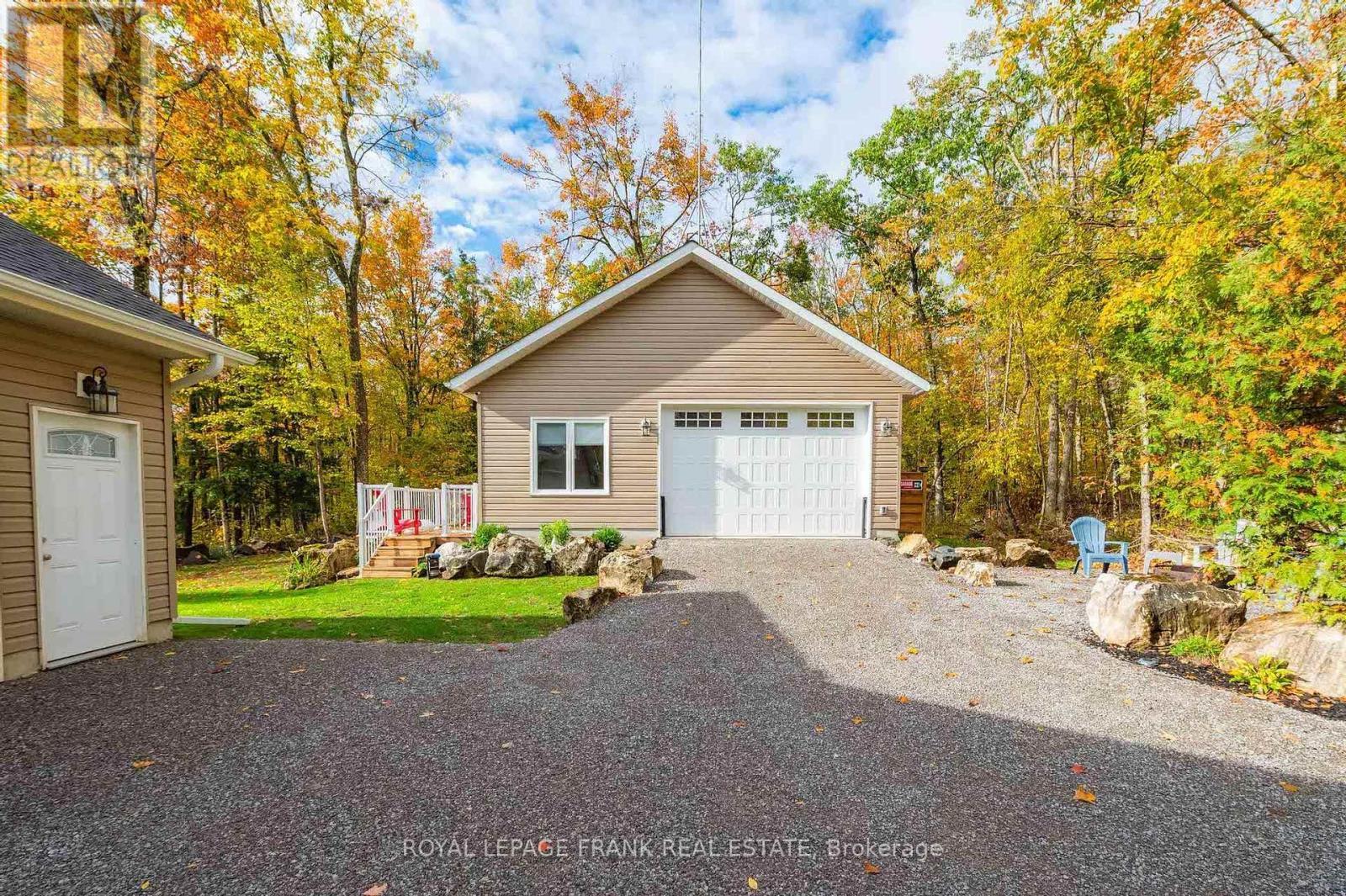 












25 LAKELAND AVENUE

,
Trent Lakes,




Ontario
K0L1J0

