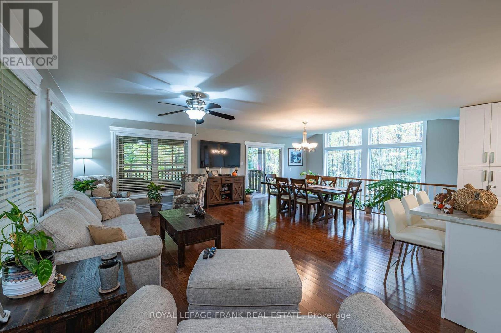 












25 LAKELAND AVENUE

,
Trent Lakes,




Ontario
K0L1J0


