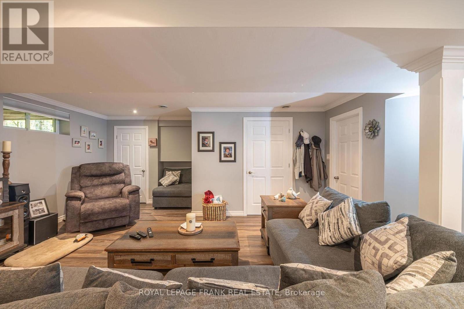 












25 LAKELAND AVENUE

,
Trent Lakes,




Ontario
K0L1J0

