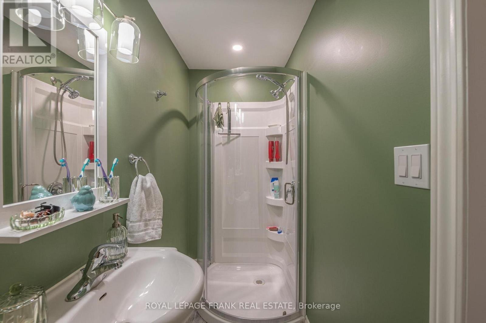 












25 LAKELAND AVENUE

,
Trent Lakes,




Ontario
K0L1J0

