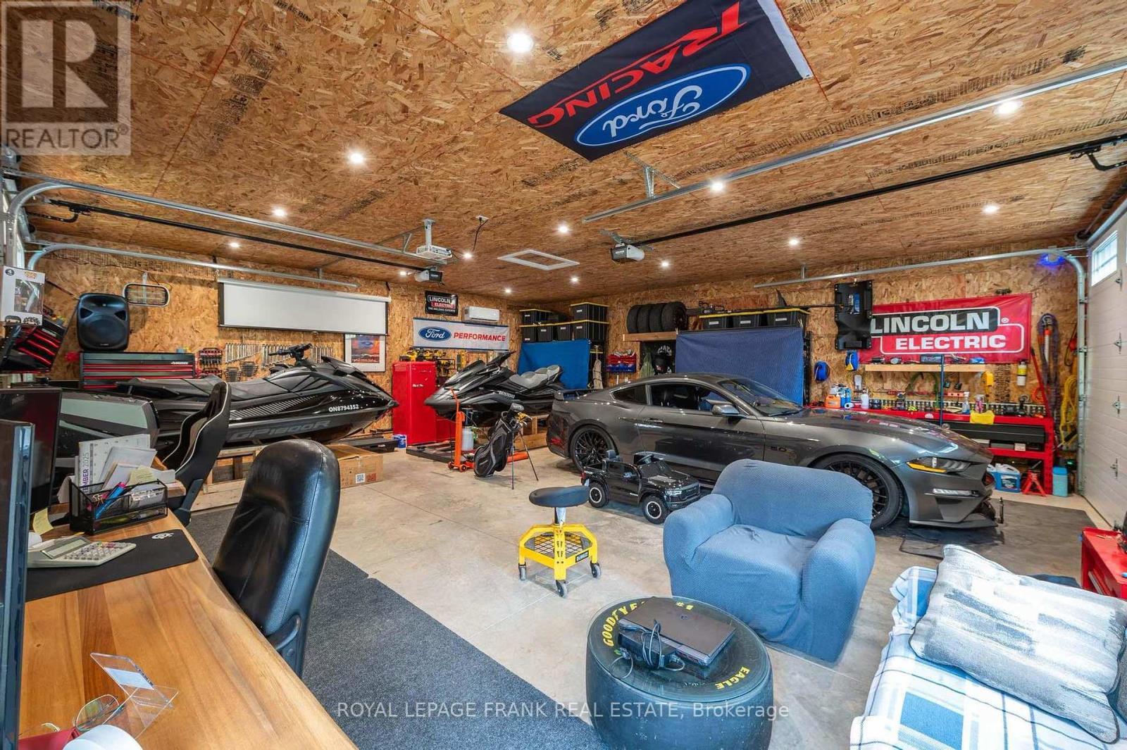 












25 LAKELAND AVENUE

,
Trent Lakes,




Ontario
K0L1J0

