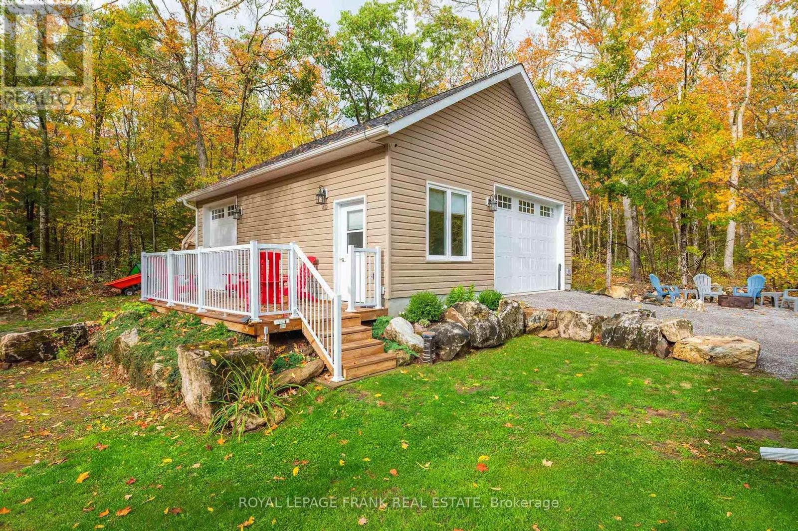 












25 LAKELAND AVENUE

,
Trent Lakes,




Ontario
K0L1J0

