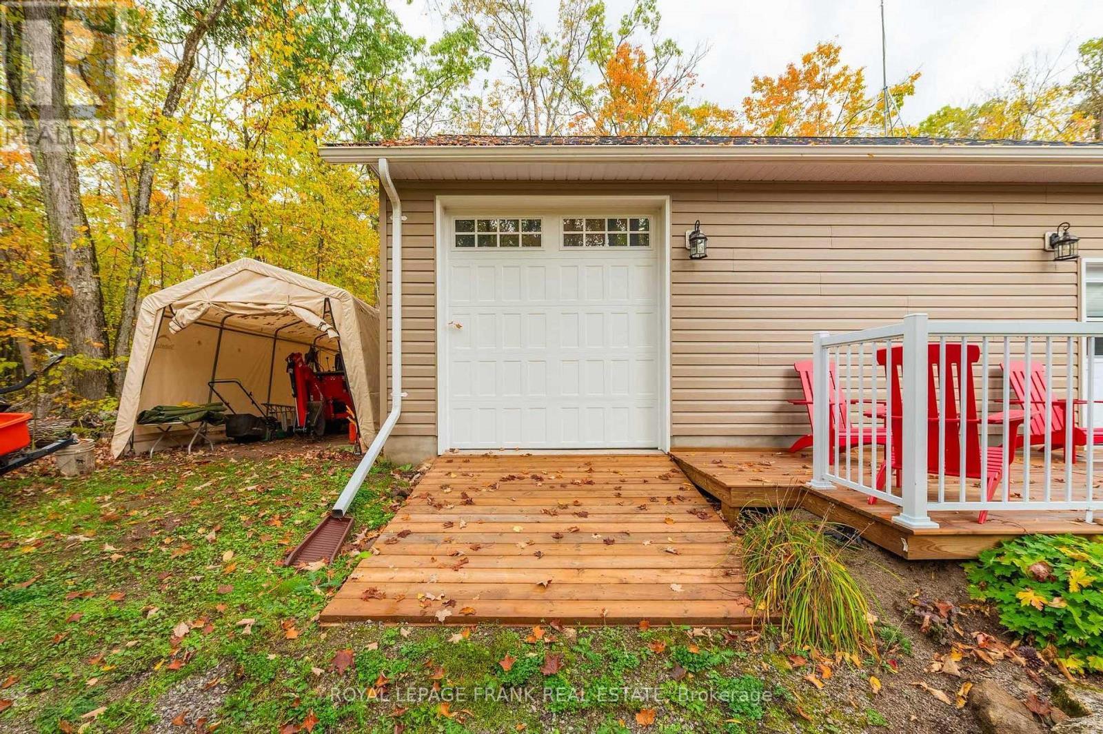 












25 LAKELAND AVENUE

,
Trent Lakes,




Ontario
K0L1J0

