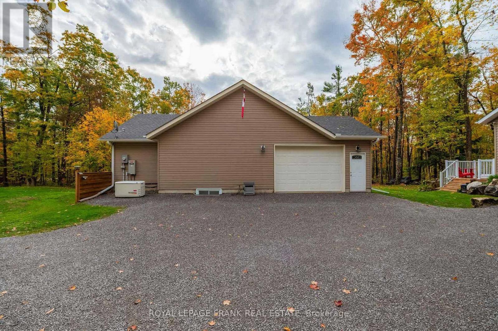 












25 LAKELAND AVENUE

,
Trent Lakes,




Ontario
K0L1J0

