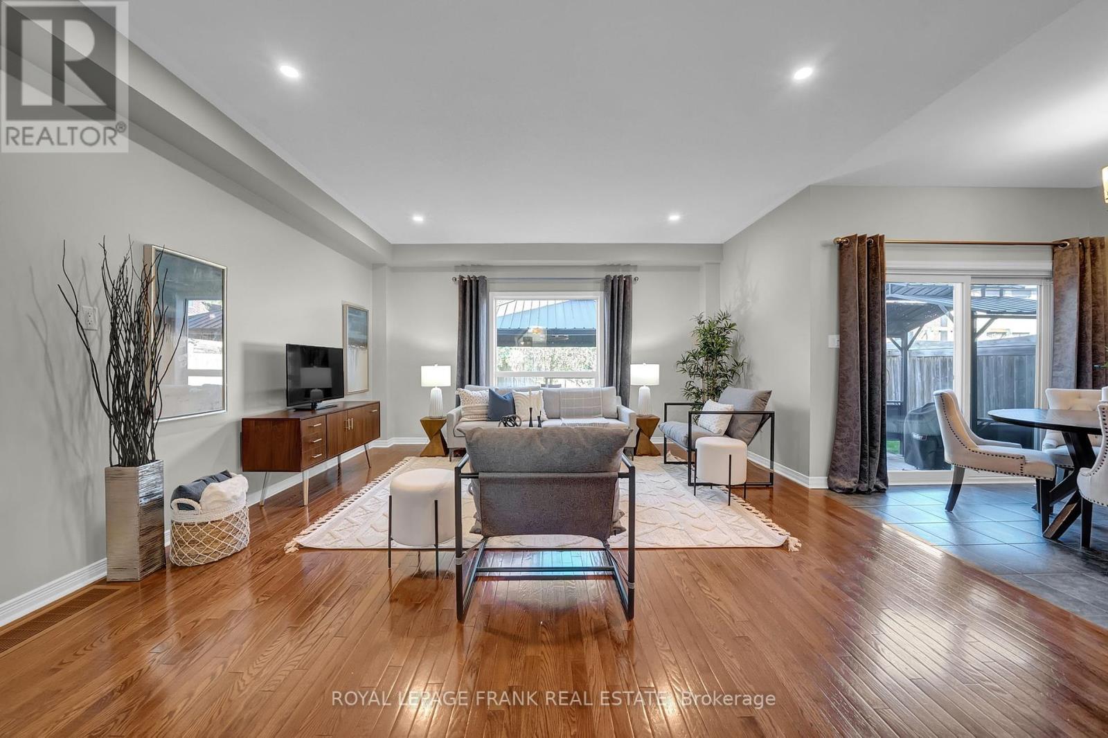 












146 BUTTONSHAW STREET

,
Clarington (Bowmanville),




Ontario
L1C0J7

