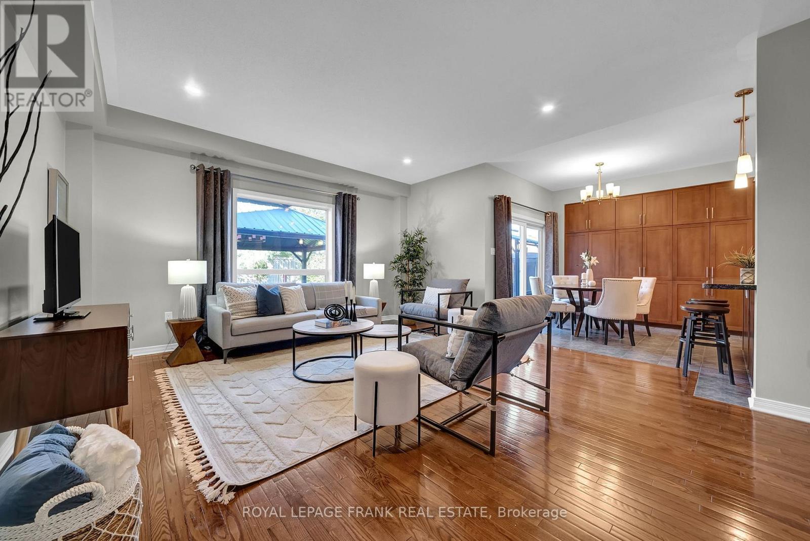 












146 BUTTONSHAW STREET

,
Clarington (Bowmanville),




Ontario
L1C0J7

