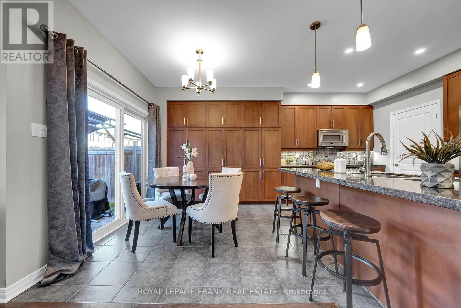 












146 BUTTONSHAW STREET

,
Clarington (Bowmanville),




Ontario
L1C0J7


