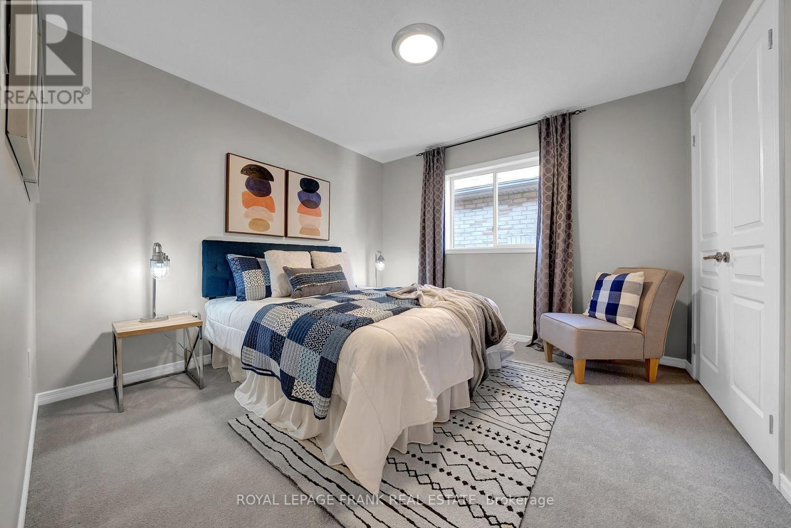 












146 BUTTONSHAW STREET

,
Clarington (Bowmanville),




Ontario
L1C0J7

