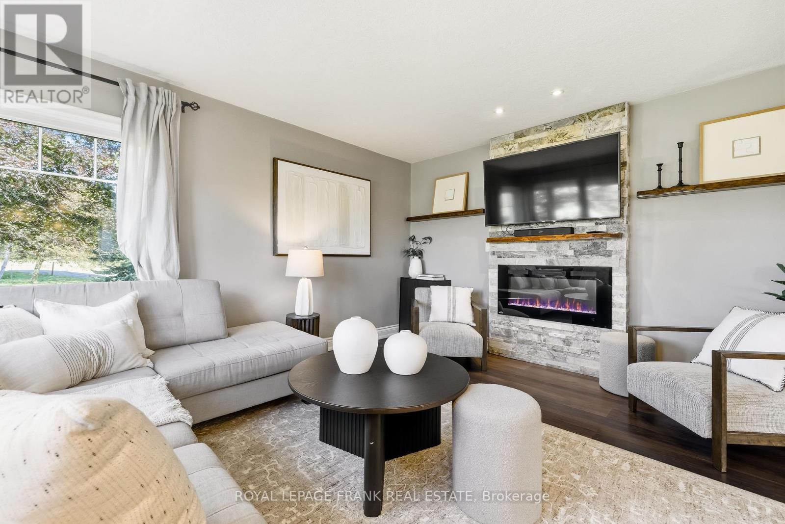 












18975 HWY 12

,
Scugog,




Ontario
L9P1R3

