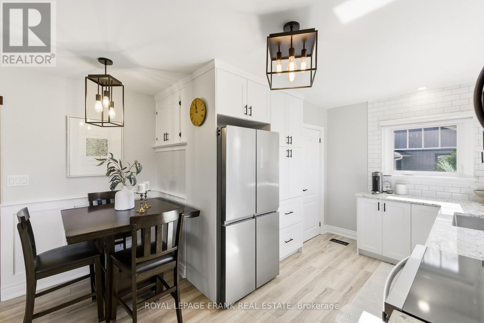 












18975 HWY 12

,
Scugog,




Ontario
L9P1R3

