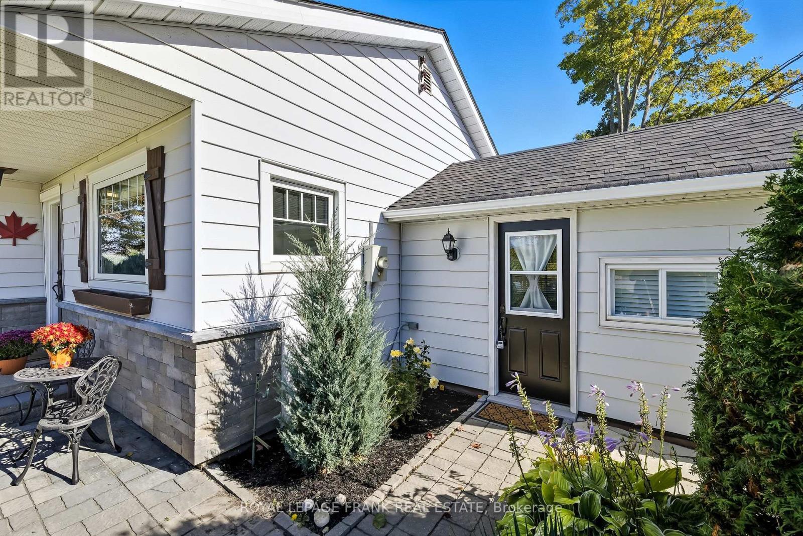 












18975 HWY 12

,
Scugog,




Ontario
L9P1R3

