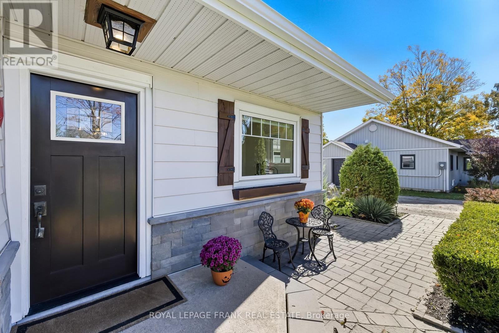 












18975 HWY 12

,
Scugog,




Ontario
L9P1R3

