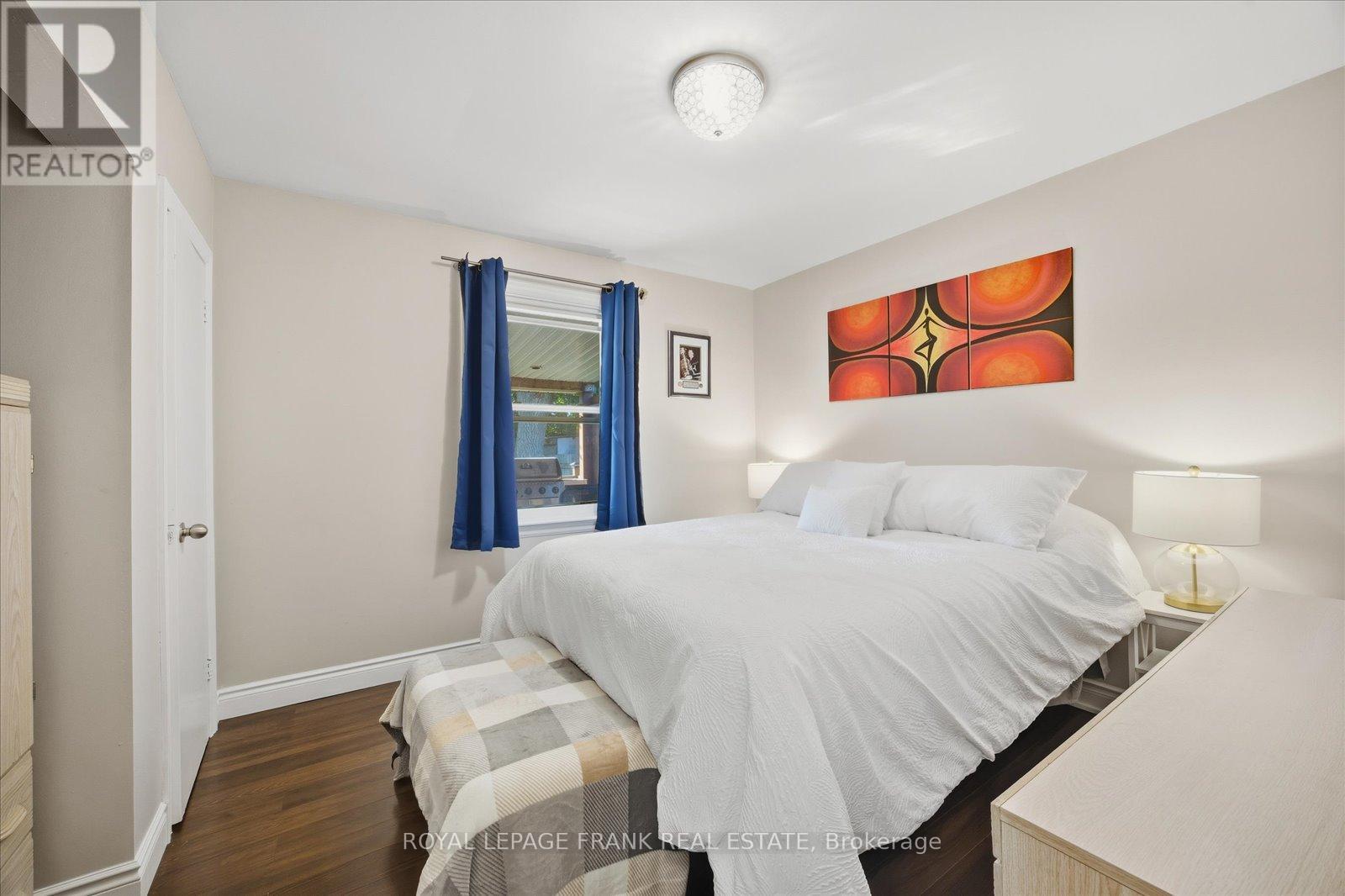 












1186 RAVINE ROAD

,
Oshawa (Lakeview),




Ontario
L1H4E2

