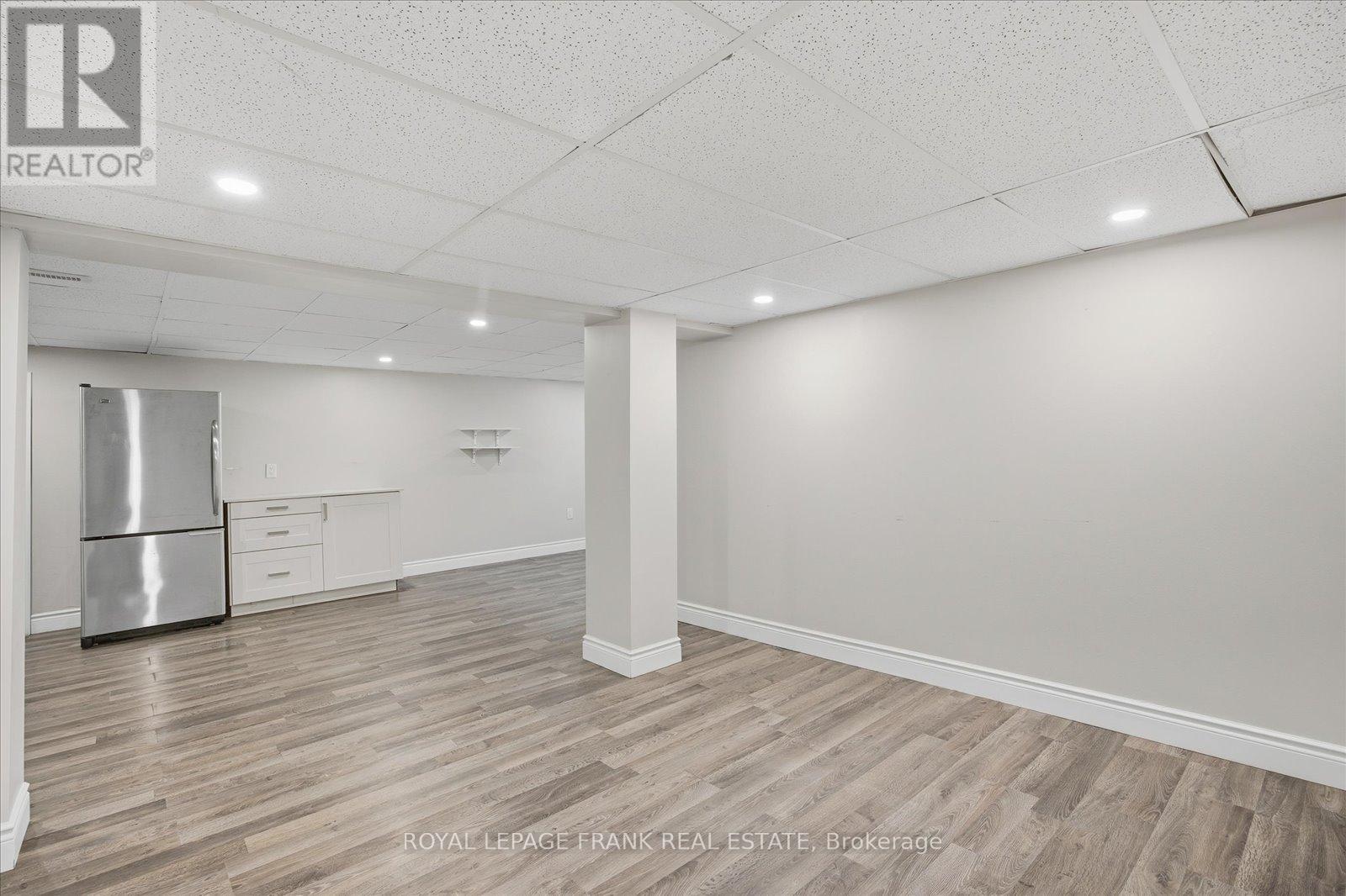 












1186 RAVINE ROAD

,
Oshawa (Lakeview),




Ontario
L1H4E2

