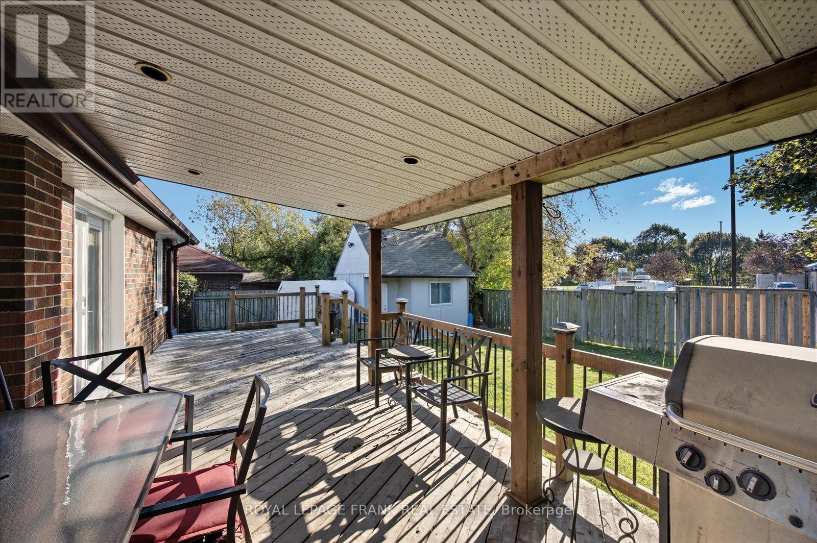












1186 RAVINE ROAD

,
Oshawa (Lakeview),




Ontario
L1H4E2

