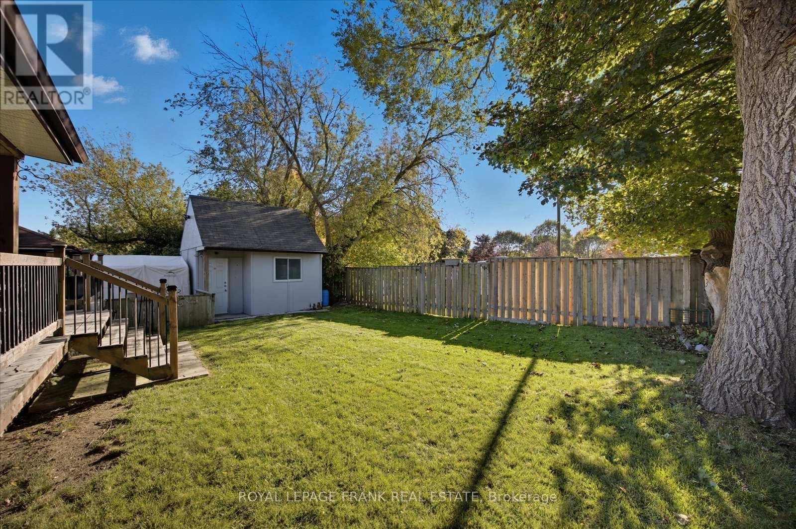 












1186 RAVINE ROAD

,
Oshawa (Lakeview),




Ontario
L1H4E2

