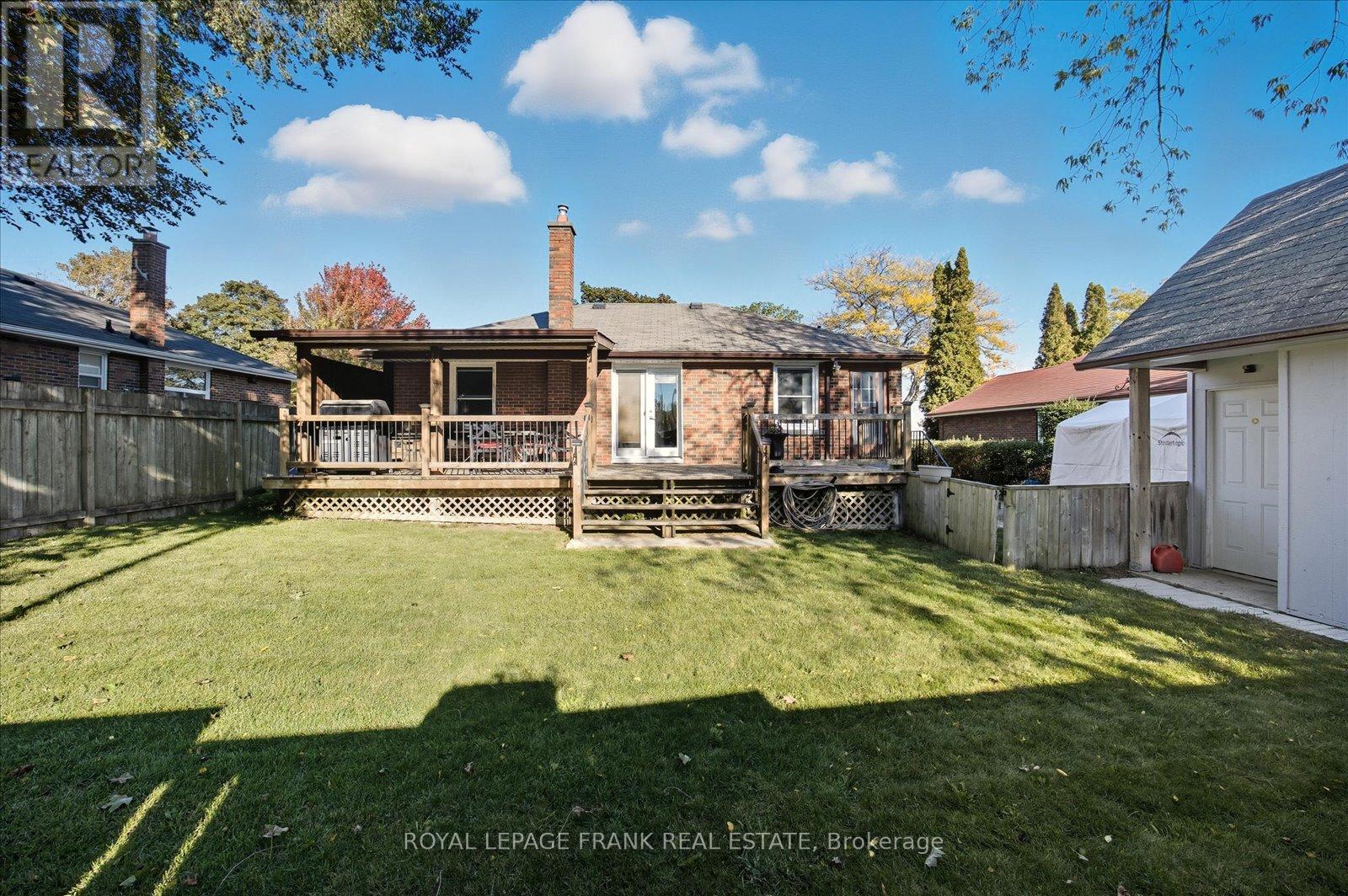 












1186 RAVINE ROAD

,
Oshawa (Lakeview),




Ontario
L1H4E2

