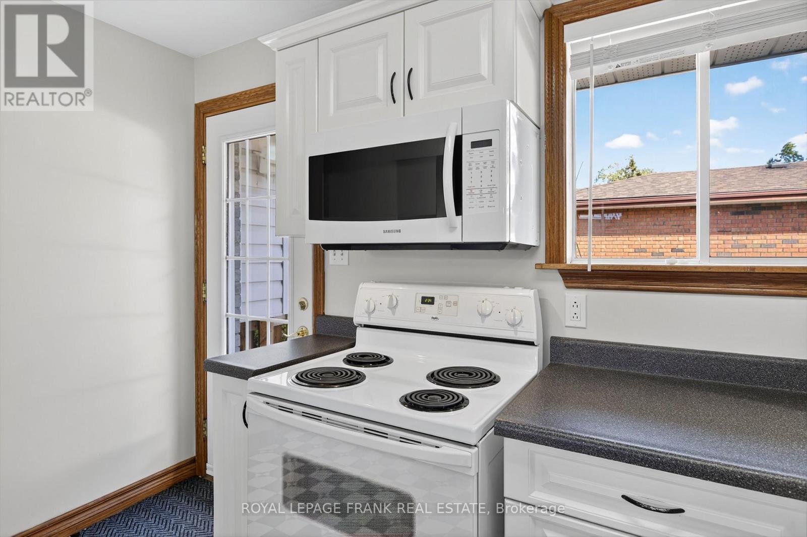 












20 COLBOURNE ST STREET

,
Selwyn,




Ontario
K0L2H0


