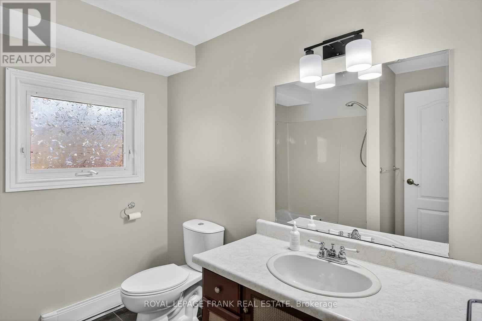 












20 COLBOURNE ST STREET

,
Selwyn,




Ontario
K0L2H0


