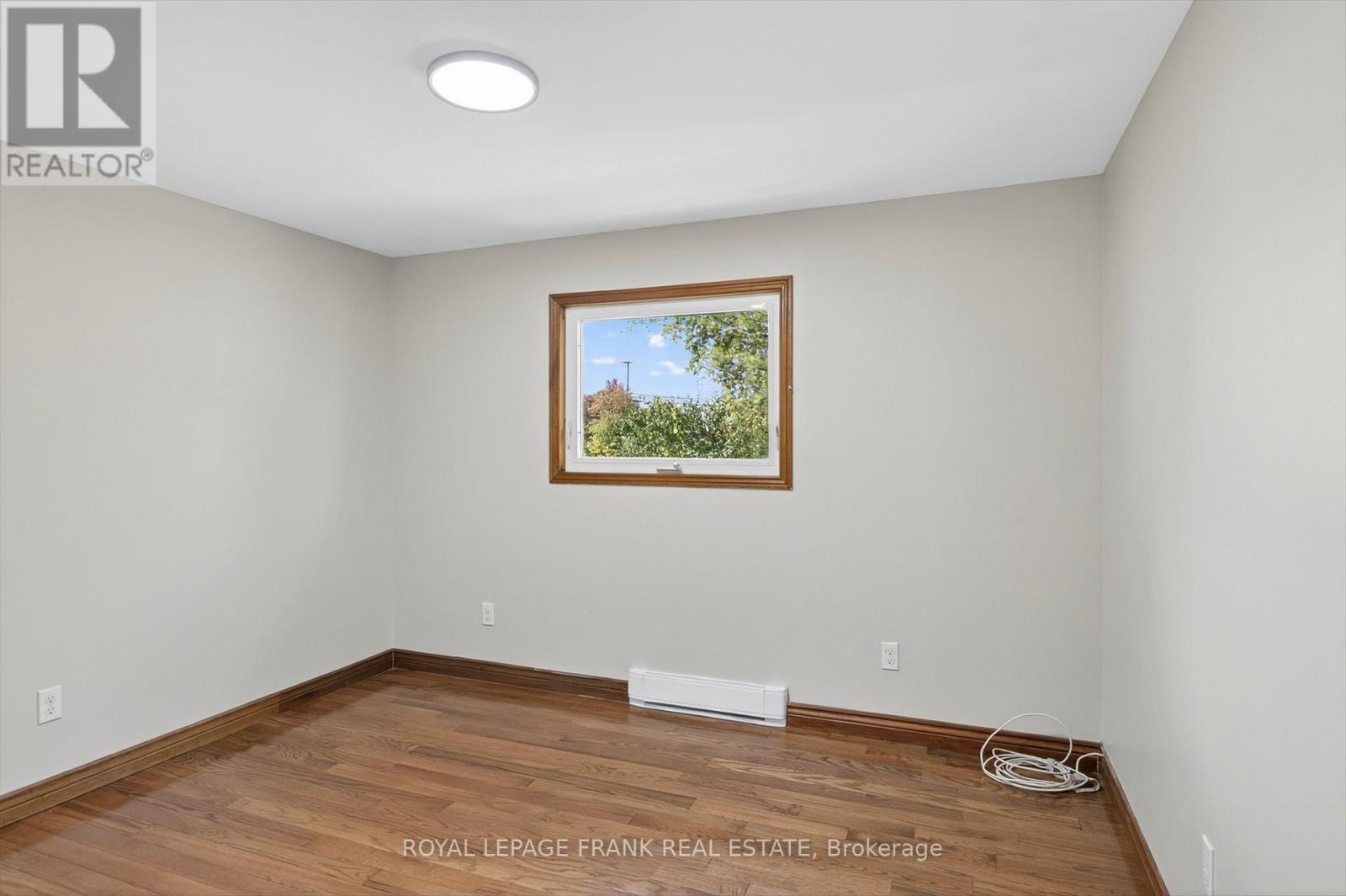 












20 COLBOURNE ST STREET

,
Selwyn,




Ontario
K0L2H0

