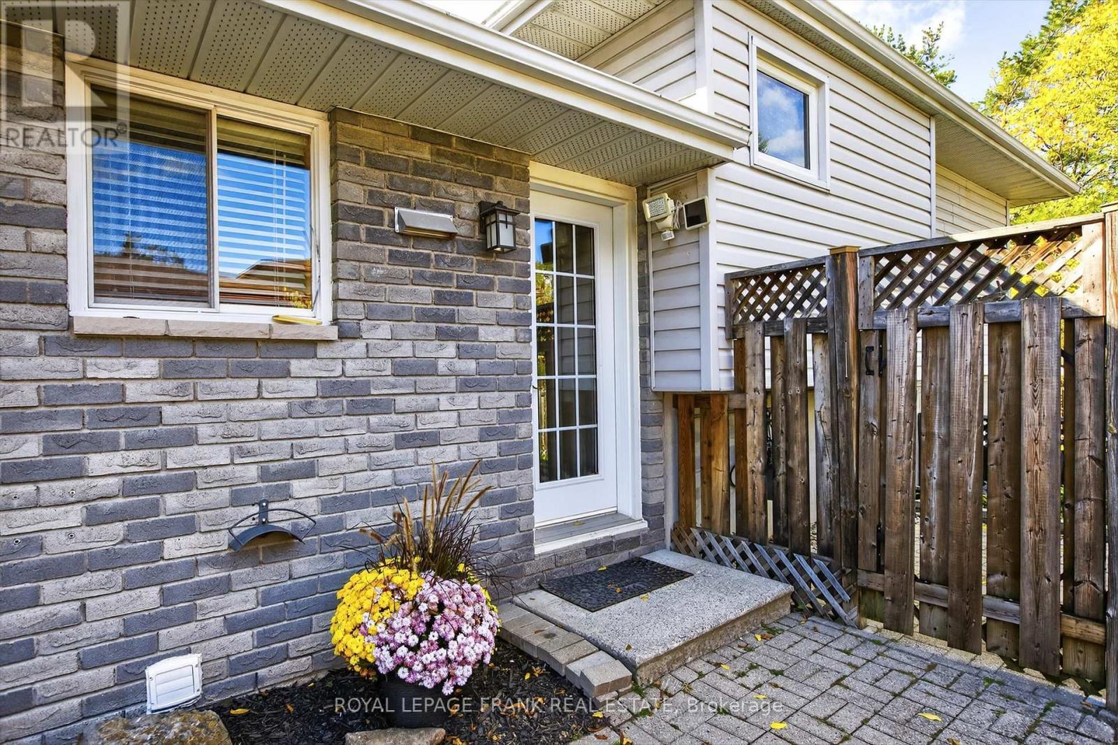 












20 COLBOURNE ST STREET

,
Selwyn,




Ontario
K0L2H0

