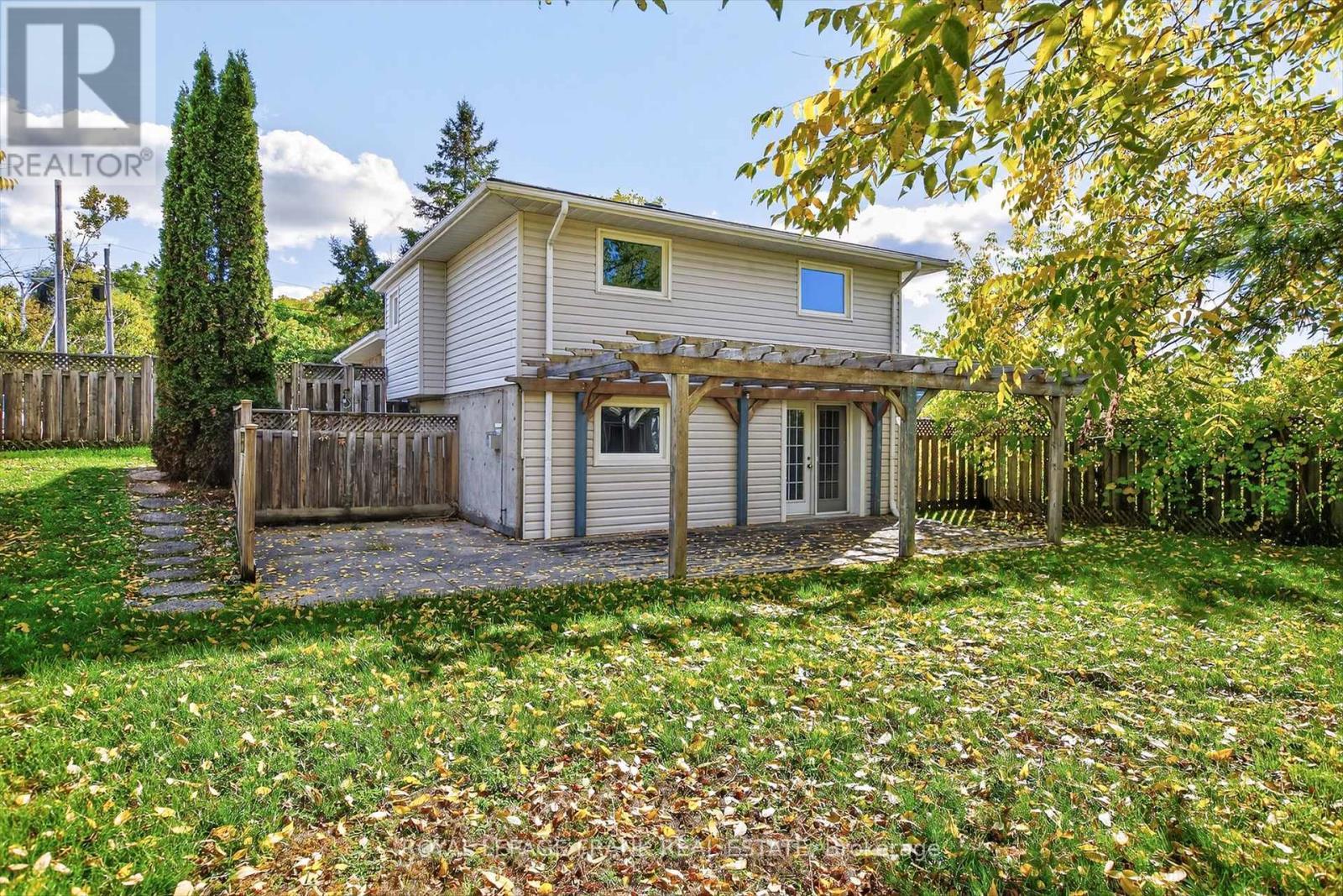 












20 COLBOURNE ST STREET

,
Selwyn,




Ontario
K0L2H0

