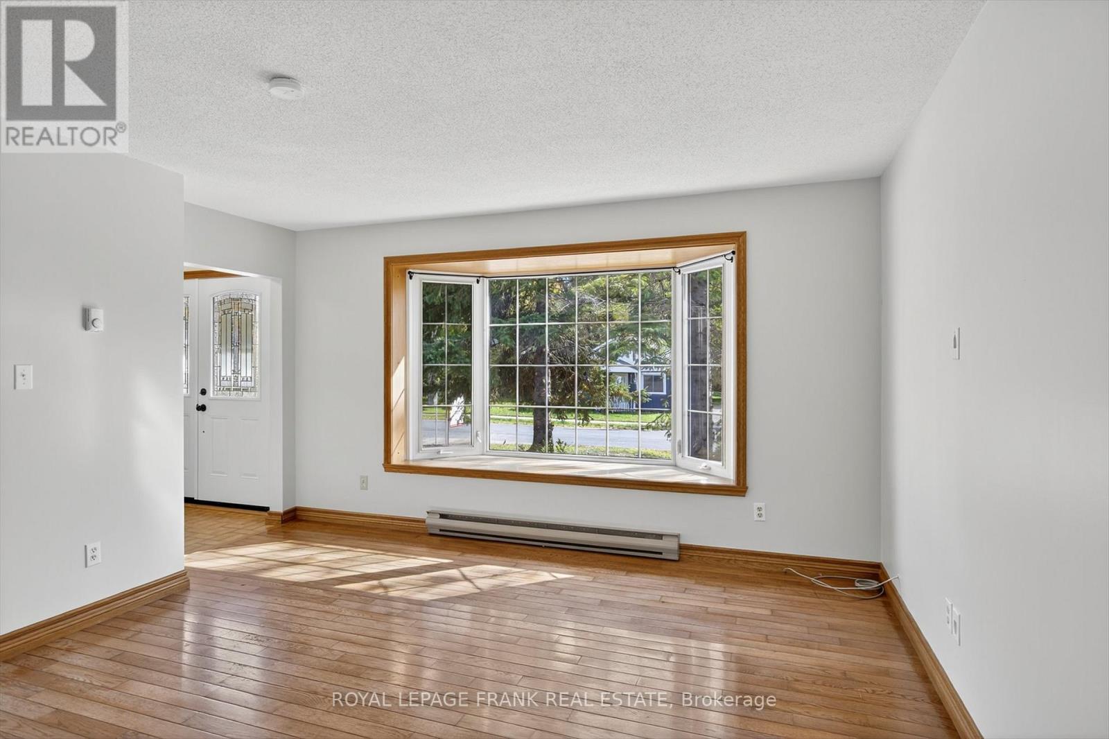 












20 COLBOURNE ST STREET

,
Selwyn,




Ontario
K0L2H0

