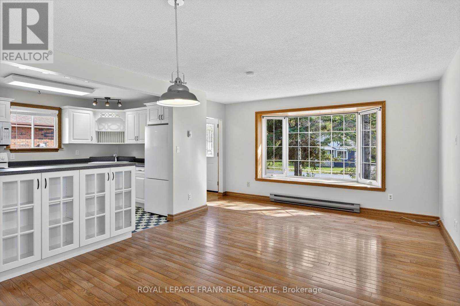 












20 COLBOURNE ST STREET

,
Selwyn,




Ontario
K0L2H0

