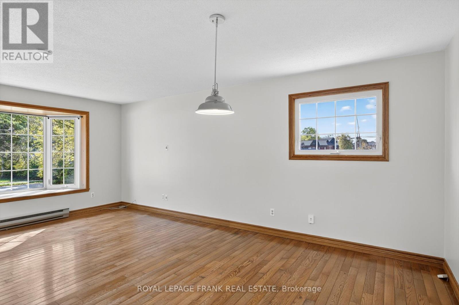 












20 COLBOURNE ST STREET

,
Selwyn,




Ontario
K0L2H0


