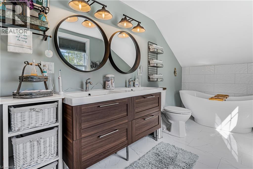 












4591 TWENTY FIRST Street

,
Lincoln,




Ontario
L0R2E0

