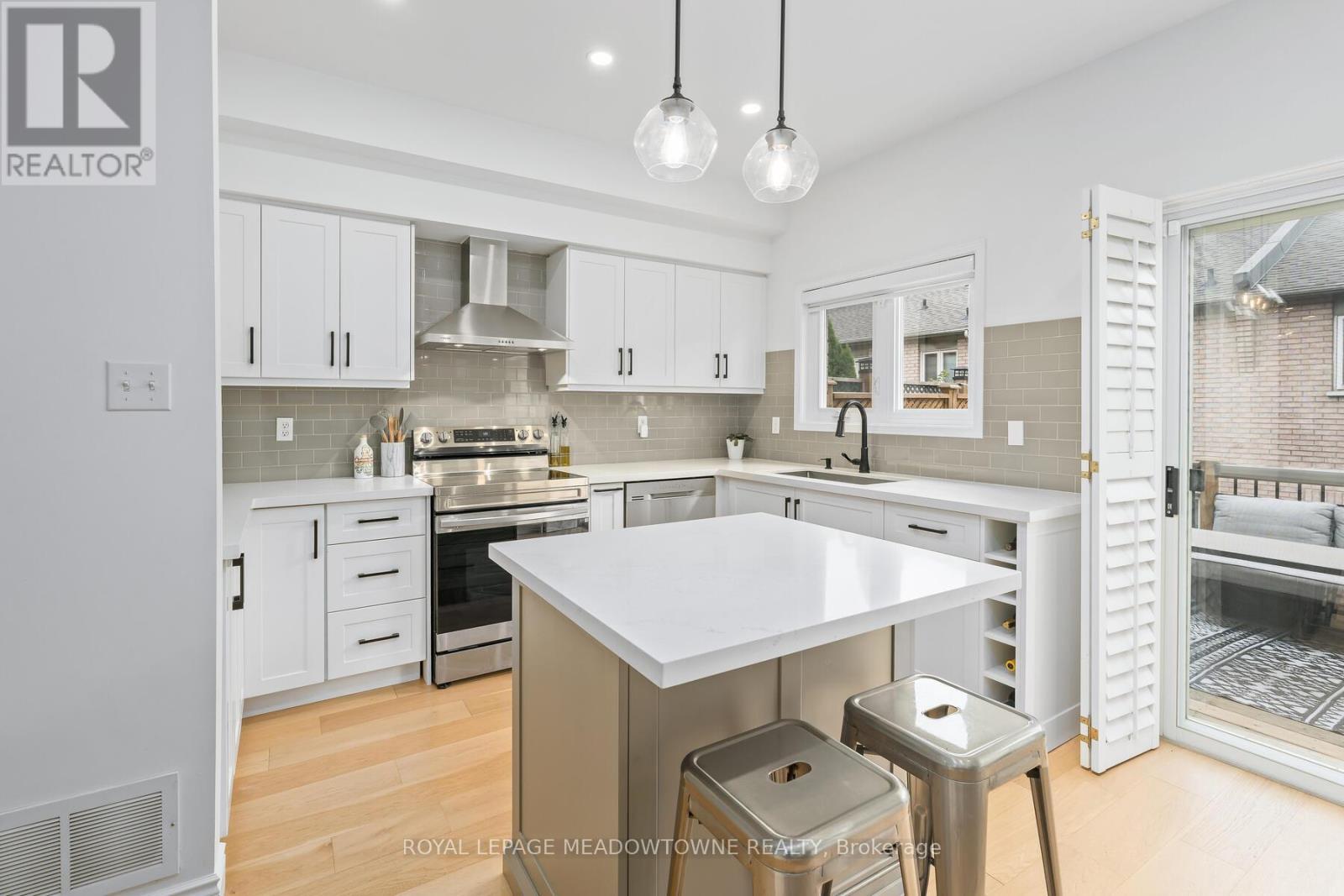 












139 HARBOURVIEW CRESCENT

,
Toronto,




Ontario
M8V4A8

