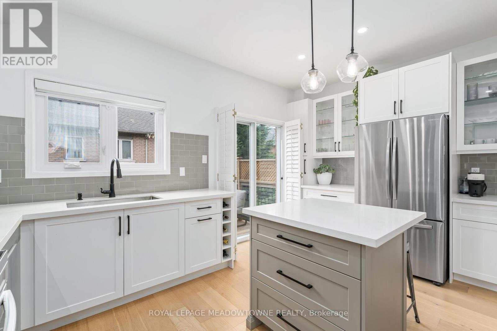 












139 HARBOURVIEW CRESCENT

,
Toronto,




Ontario
M8V4A8

