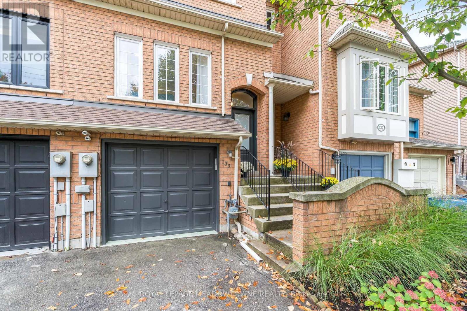 












139 HARBOURVIEW CRESCENT

,
Toronto,




Ontario
M8V4A8

