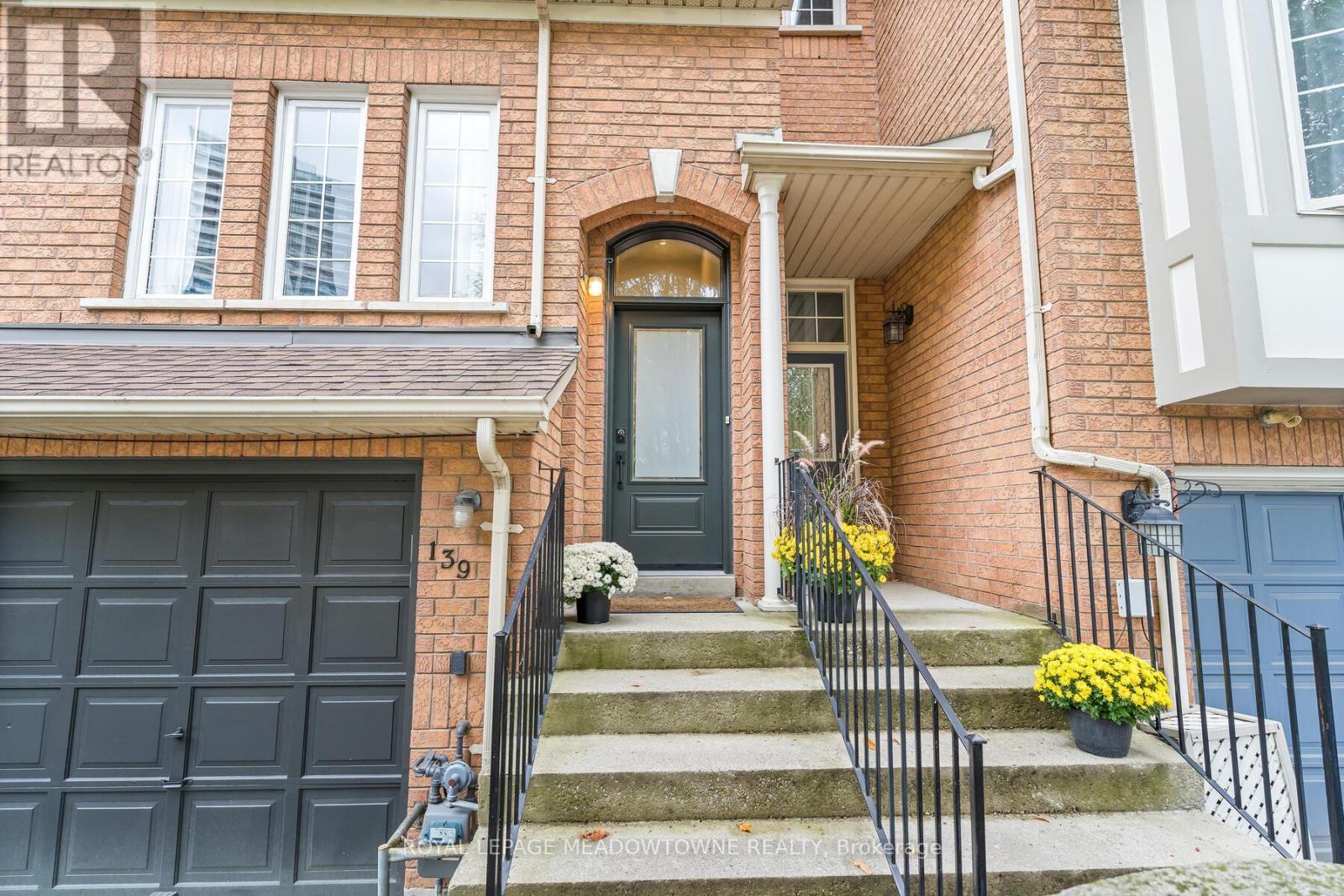












139 HARBOURVIEW CRESCENT

,
Toronto,




Ontario
M8V4A8

