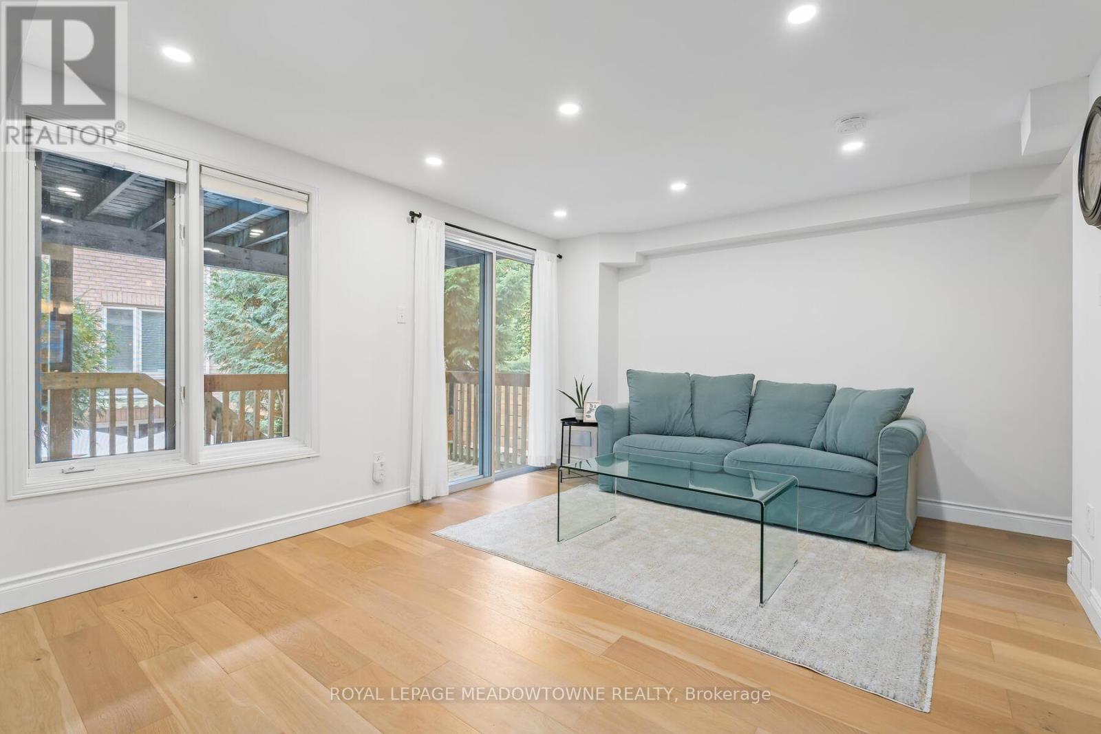 












139 HARBOURVIEW CRESCENT

,
Toronto,




Ontario
M8V4A8

